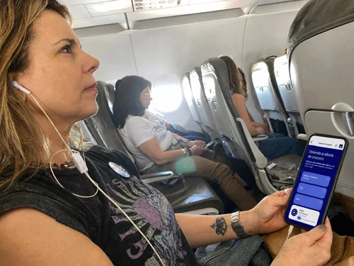 Pasajera con app